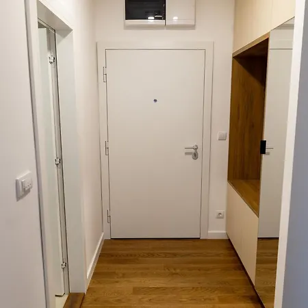 Apartment Planet Gemini & Nis