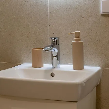 Apartment Planet Gemini & Nis