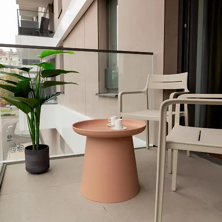 Apartment Planet Gemini & Nis